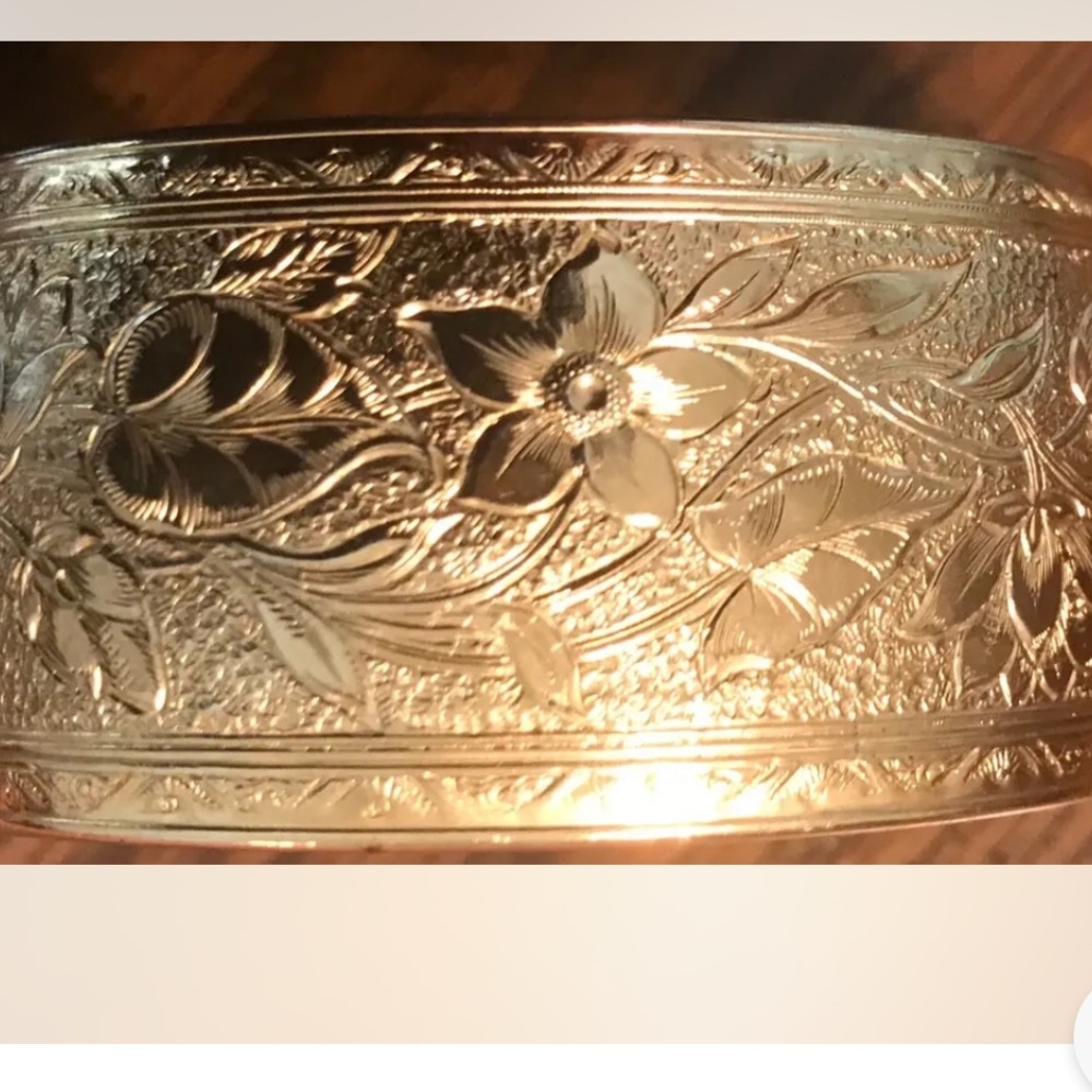 Vintage bangle floral bracelet
